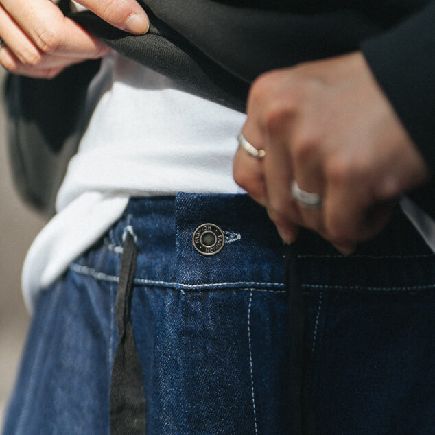 STAND 微繭型車縫邊丹寧褲