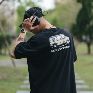 The North Face U VAN LIFE GRAPHIC SS TEE 旅行車標語短Tee