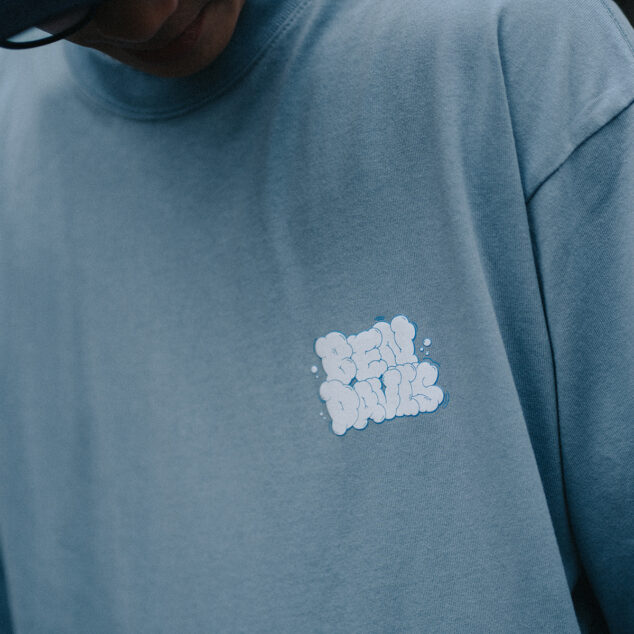 BEN DAVIS WASHING A CAR TEE 立體發泡洗車踢