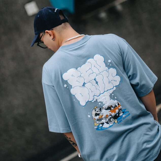 BEN DAVIS WASHING A CAR TEE 立體發泡洗車踢