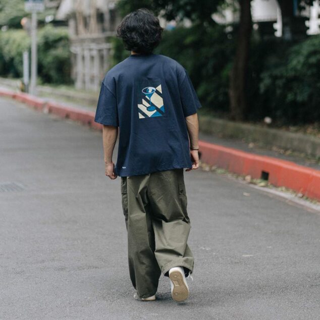 Yassy Martini Party 酒杯圖短Tee 兩色