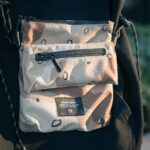UNDER PEACE DAILY / DESERT CAMO FR SHOULDER POUCH
