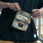 UNDER PEACE DAILY / DESERT CAMO FR SHOULDER POUCH